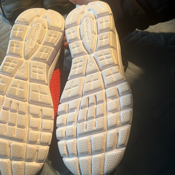 Champion red sneakers - Picture 3 of 3